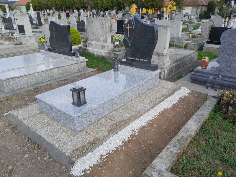 Egyszemélyes gránit síremlékek - Balázsgránit